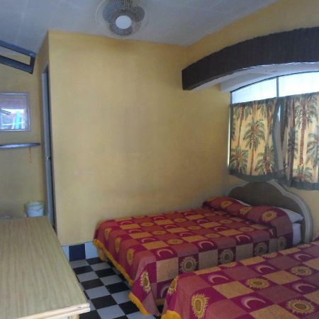Casa De Huespedes Santa Fe Acapulco Hotel Екстериор снимка